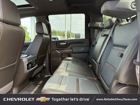 Used 2022 GMC Sierra 2500 Denali w/ Denali Ultimate Package AWD/4WD image 35