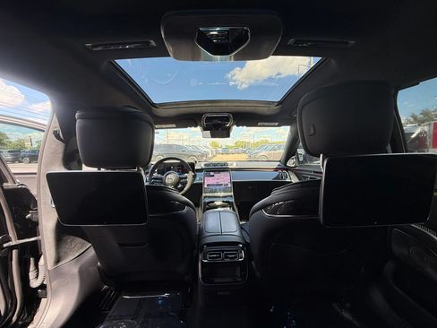 Used 2024 Mercedes-Benz S 63 AMG S w/ Carbon Fiber Exterior Package image 37