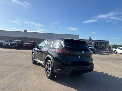 Certified 2025 Nissan Rogue SV FWD image 16
