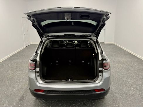 Used 2022 Jeep Compass Limited w/ Sun and Sound Group image 13