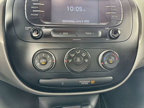 Used 2019 Kia Soul FWD image 16