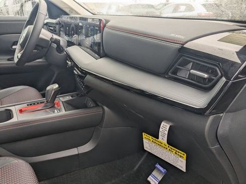 New 2026 Nissan Kicks SR FWD image 33