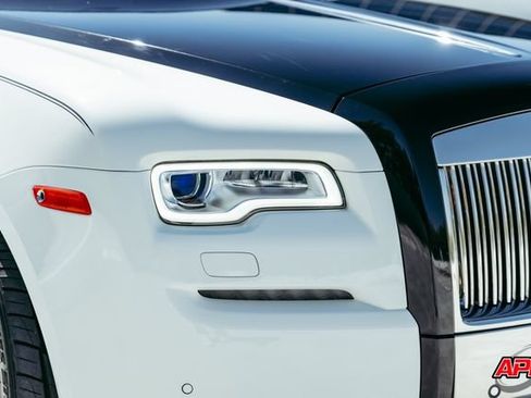 Used 2017 Rolls-Royce Ghost RWD image 55