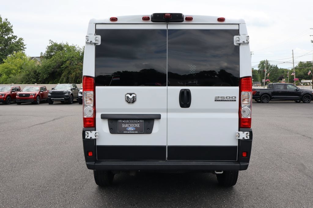 Used 2025 RAM ProMaster 2500 w/ U-Haul Equipment Group FWD image 4