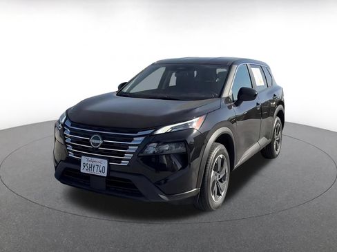 Used 2025 Nissan Rogue SV FWD image 6