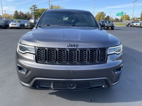 Used 2021 Jeep Grand Cherokee Laredo X image 3