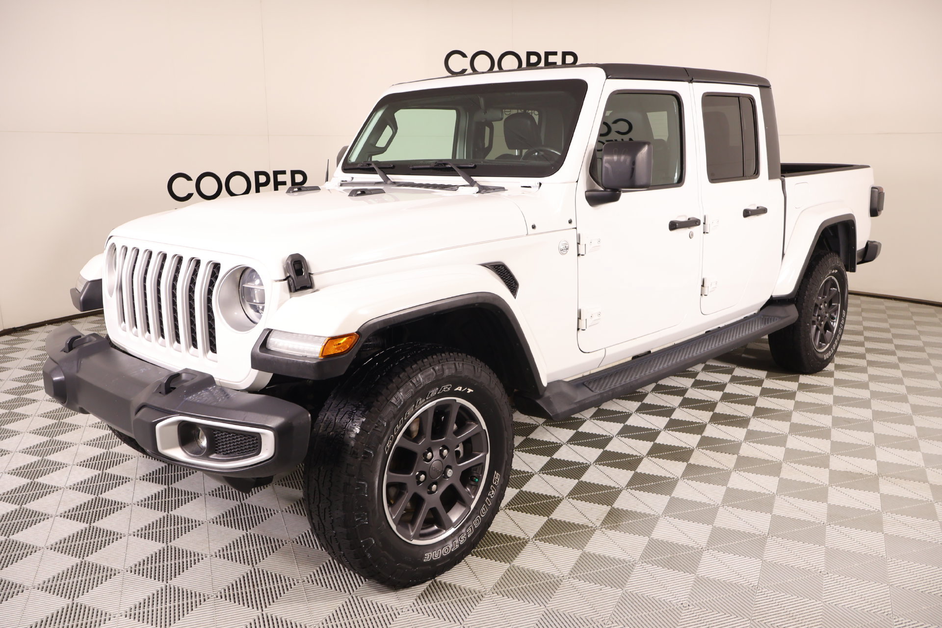 Used 2020 Jeep Gladiator Overland w/ LED Lighting Group AWD/4WD image 10