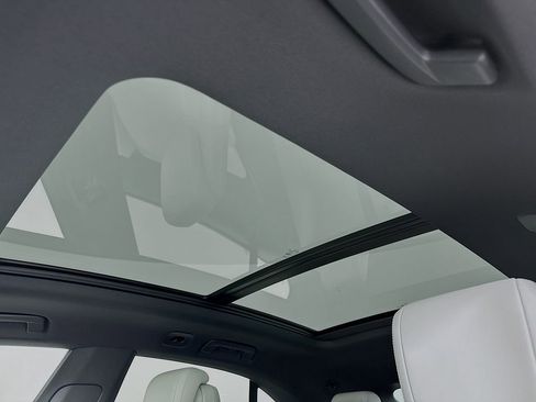 New 2026 Porsche Macan Electric image 24