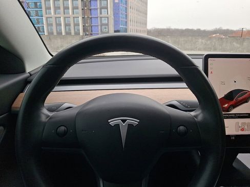 Used 2019 Tesla Model 3 Standard Range image 22