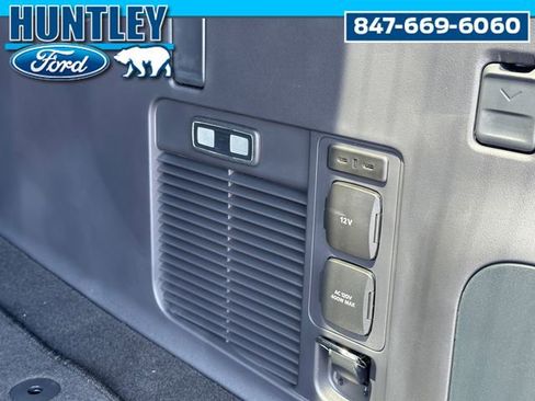 Used 2025 Ford Expedition Max Platinum w/ Stealth Appearance Package image 17