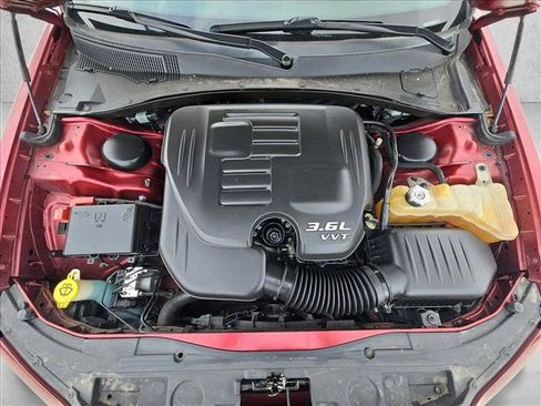 Used 2018 Chrysler 300 Touring L image 25