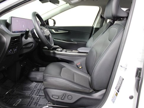 Used 2024 Kia EV6 Light RWD image 7