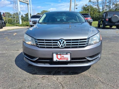 Used 2014 Volkswagen Passat TDI SE FWD image 2