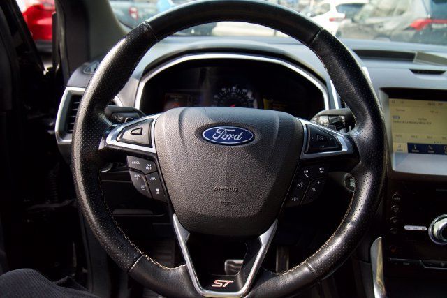 Certified 2020 Ford Edge ST w/ Cold Weather Package AWD/4WD image 18