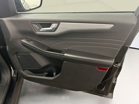 Used 2025 Ford Escape Platinum AWD/4WD image 35