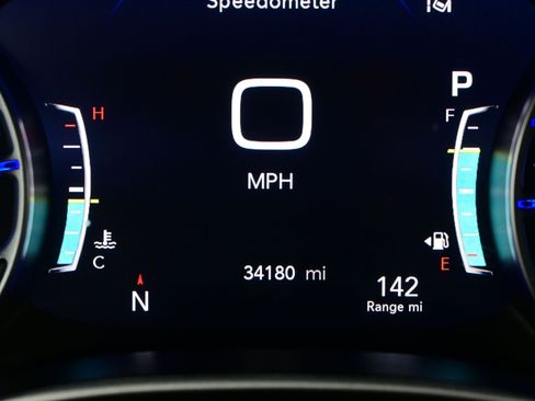 Used 2024 Chrysler Pacifica Touring-L image 26