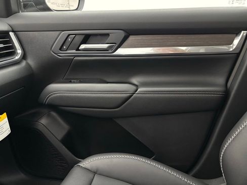 New 2026 GMC Terrain Denali w/ LPO, Floor Liner Package image 35