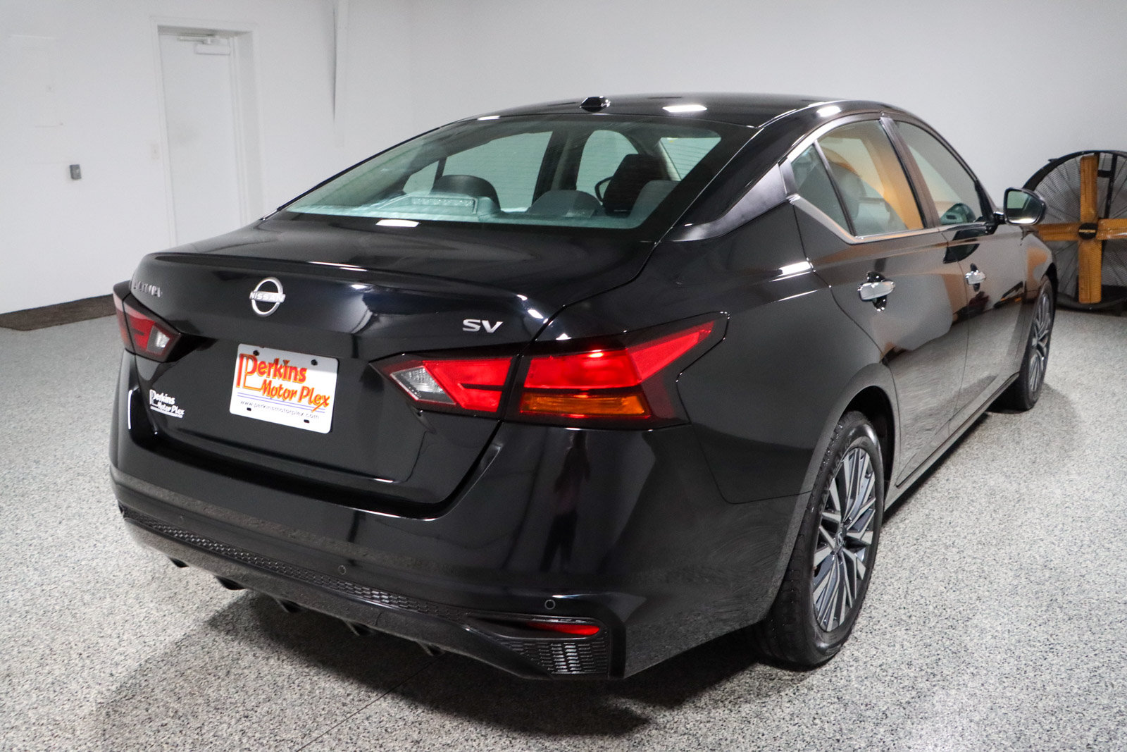Used 2024 Nissan Altima 2.5 SV FWD image 7