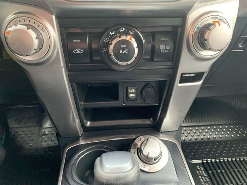 Used 2018 Toyota 4Runner SR5 Premium AWD/4WD image 27