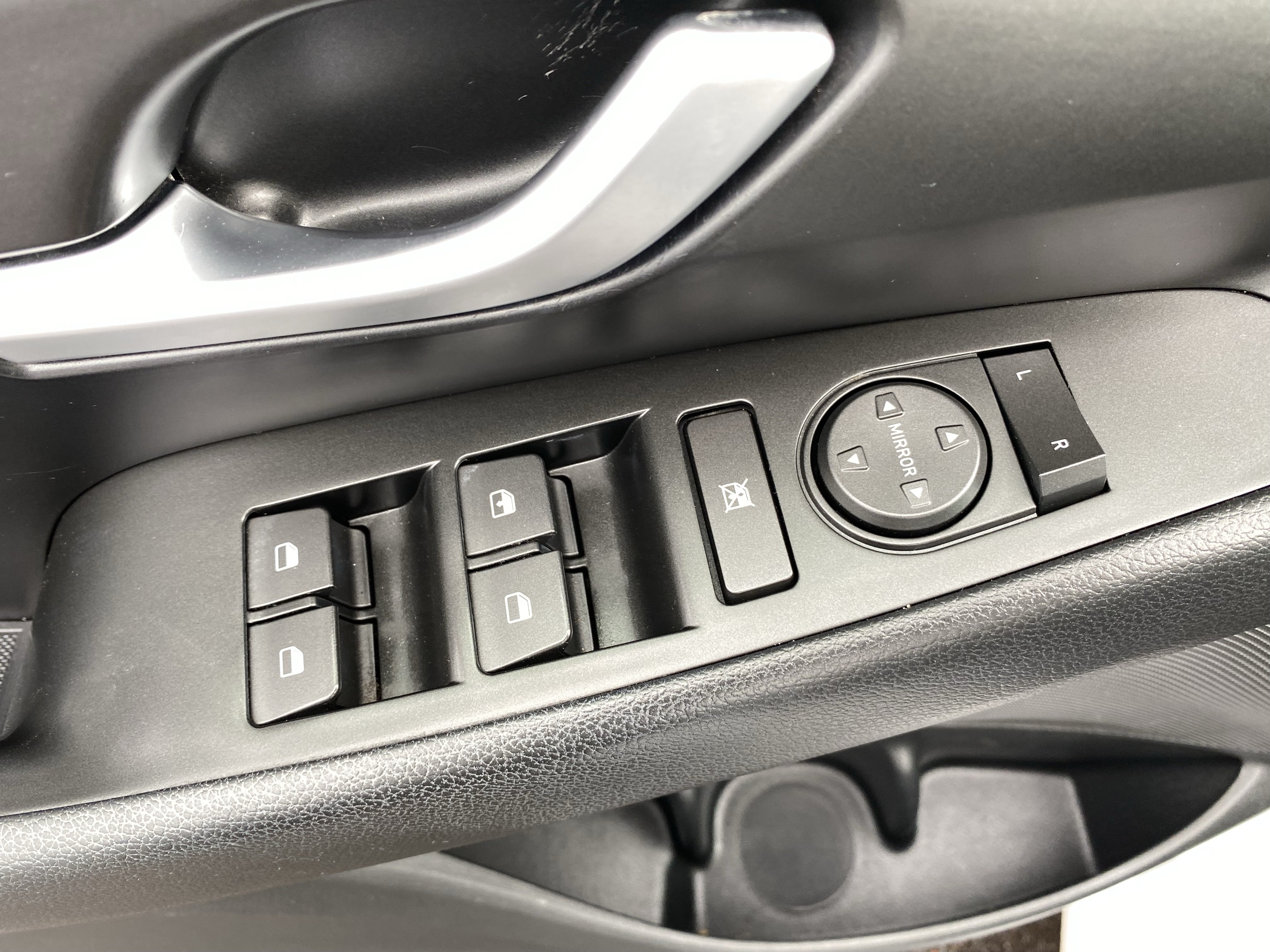 Used 2019 Hyundai Elantra GT FWD image 19