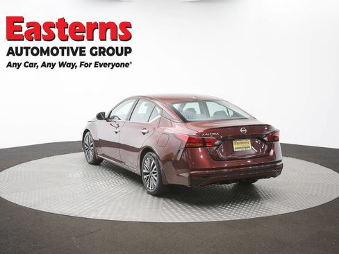 Used 2024 Nissan Altima 2.5 SV FWD image 33