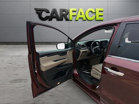 Used 2018 Honda Odyssey Touring image 15