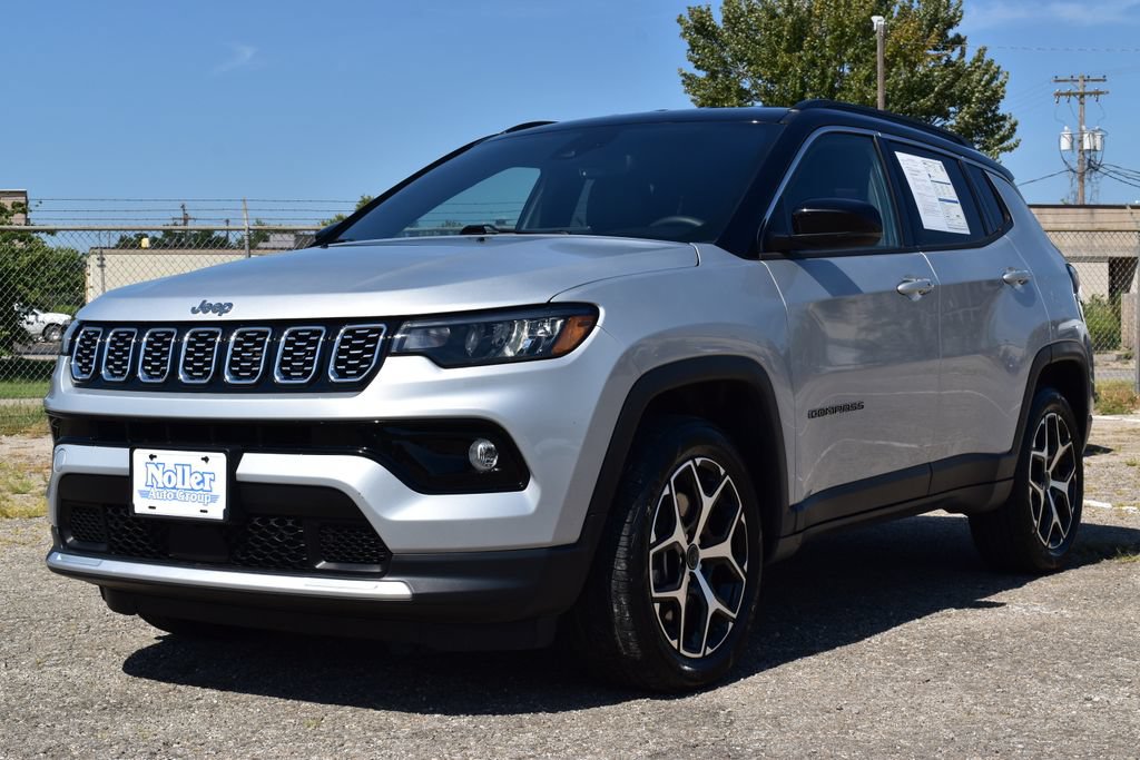 Used 2025 Jeep Compass Limited AWD/4WD image 1
