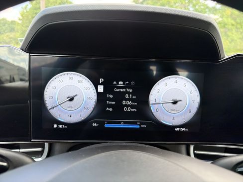 Used 2024 Hyundai Elantra SEL FWD image 13