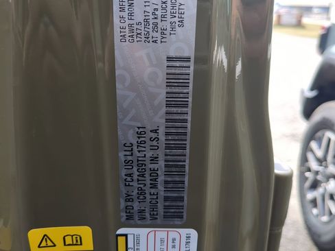 New 2026 Jeep Gladiator Sport image 25