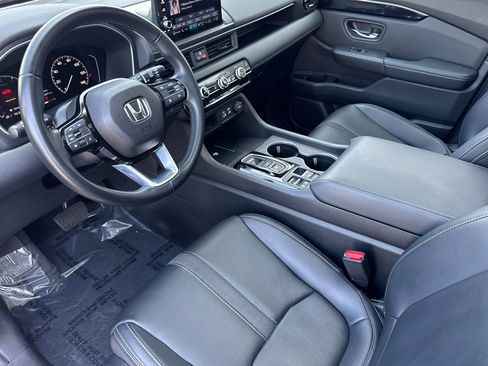 Certified 2023 Honda Pilot Touring image 4