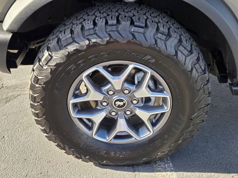 Certified 2025 Ford Bronco Badlands image 9