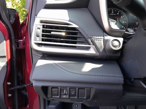Certified 2025 Subaru Outback Limited AWD/4WD image 15