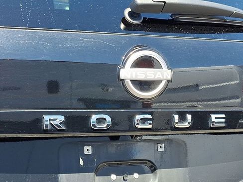 Used 2022 Nissan Rogue S image 10