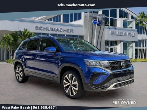 Used 2022 Volkswagen Taos SE FWD image 1