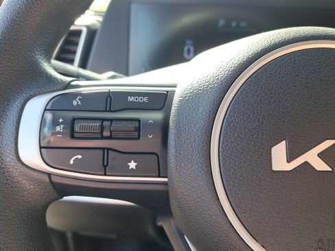 Used 2023 Kia Sportage LX image 19