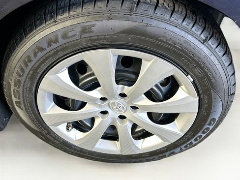 Used 2023 Toyota Corolla LE FWD image 11