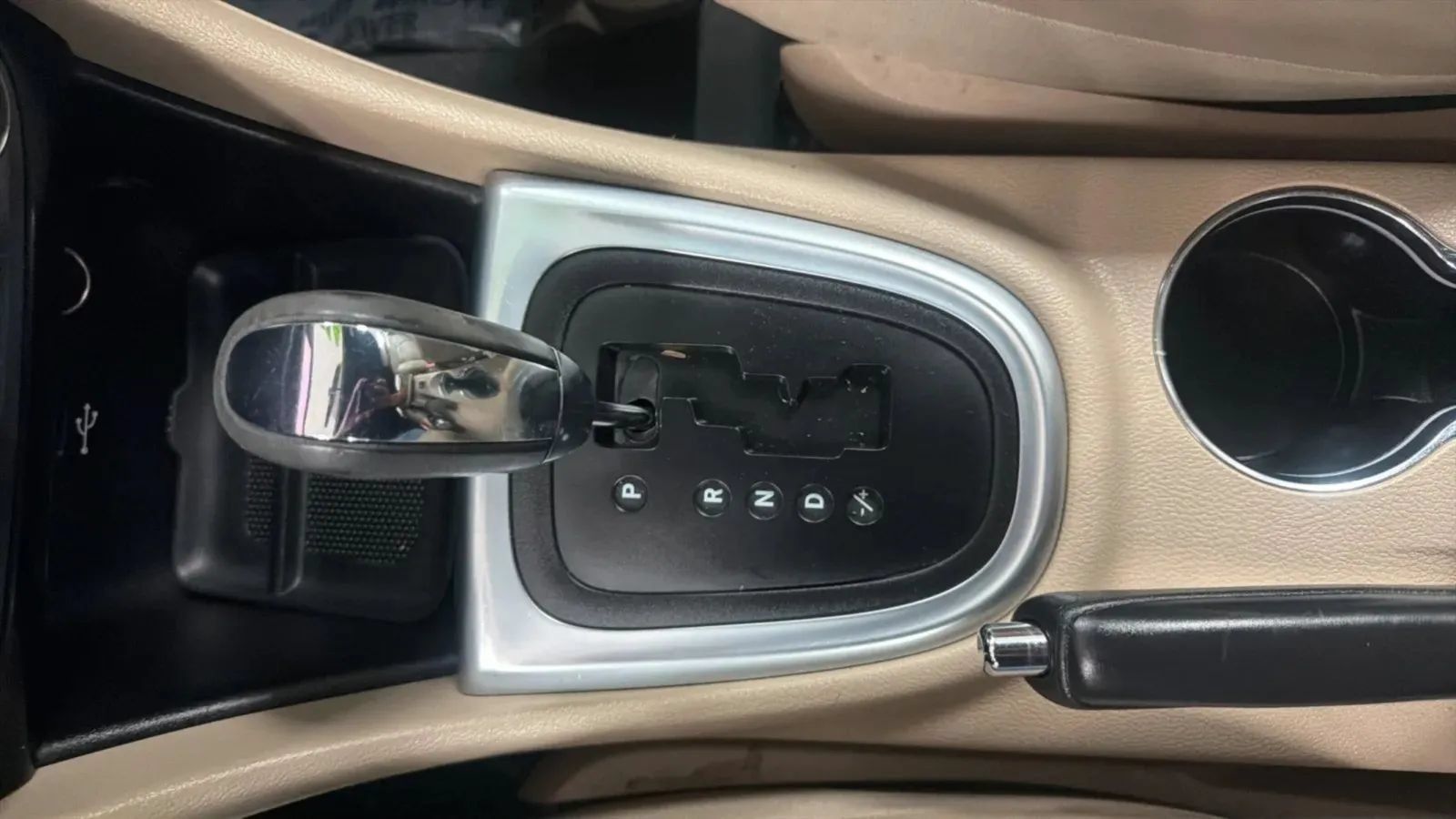 Used 2013 Chrysler 200 Limited FWD image 12