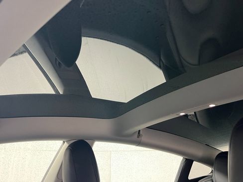 Used 2023 Tesla Model 3 Performance image 26