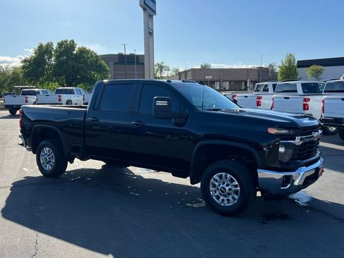 Used 2024 Chevrolet Silverado 2500 LT w/ Safety Package AWD/4WD image 4