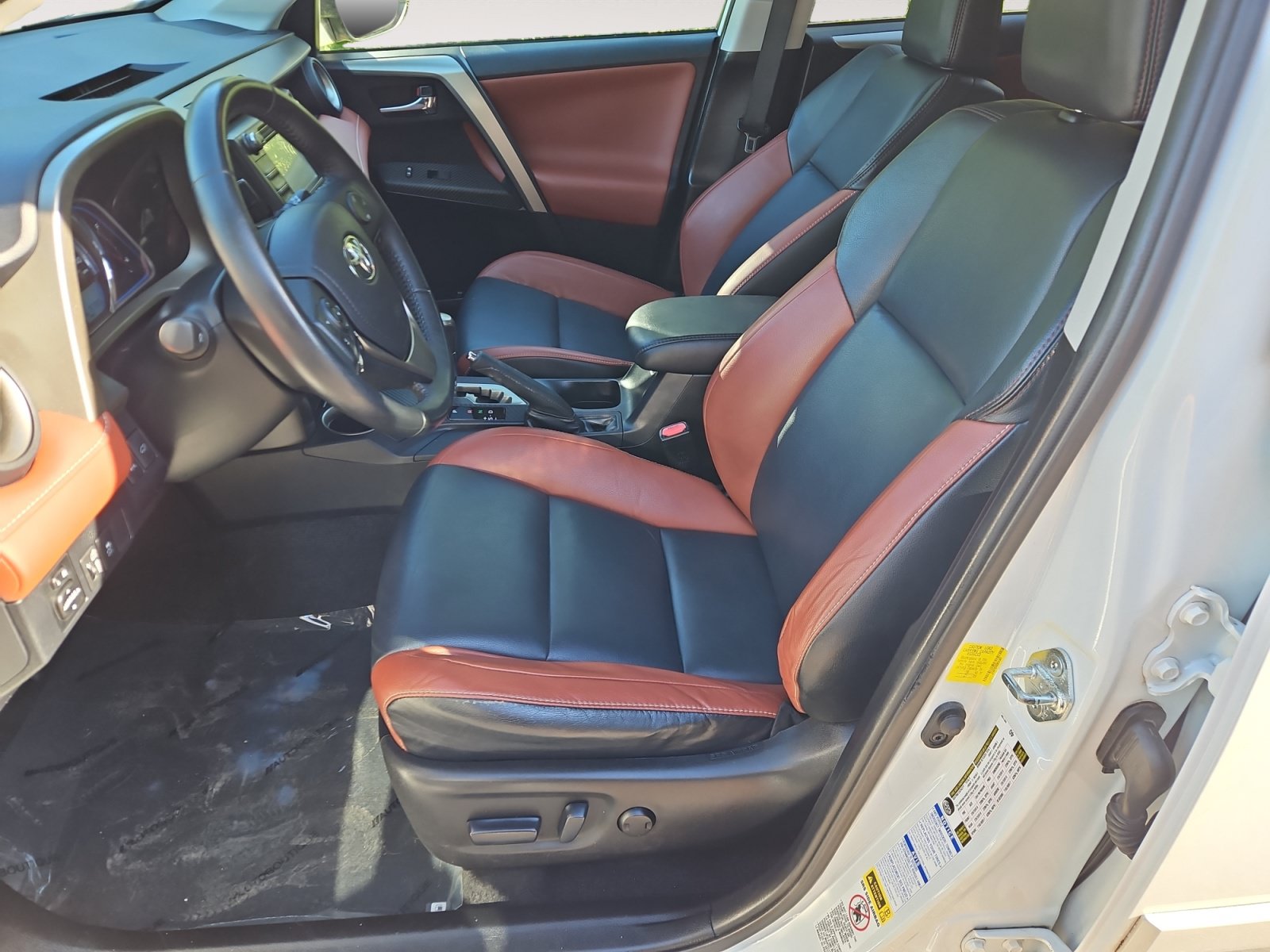 Used 2014 Toyota RAV4 Limited AWD/4WD image 9
