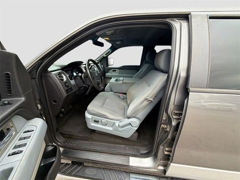 Used 2011 Ford F150 XLT w/ XLT Chrome Pkg image 17