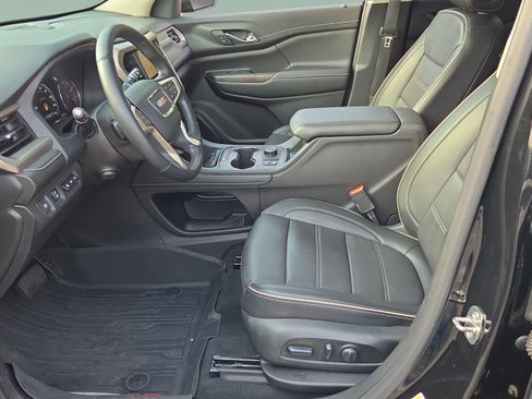 Used 2023 GMC Acadia Denali w/ Black Diamond Edition FWD image 9