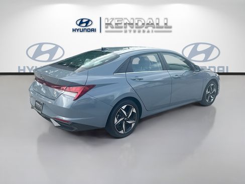 Used 2023 Hyundai Elantra Limited FWD image 6