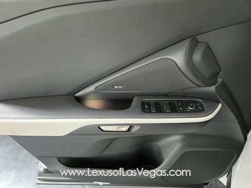 New 2026 Lexus TX 500h AWD image 16