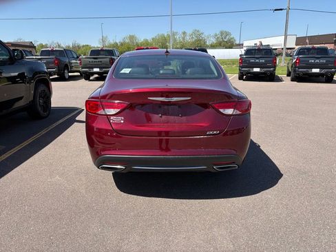 Used 2017 Chrysler 200 Limited Platinum w/ Comfort & Convenience Group FWD image 4