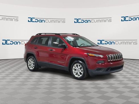 Used 2015 Jeep Cherokee Sport w/ Sport Appearance Group FWD image 2