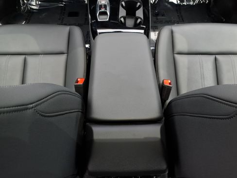 Used 2025 Audi A6 e-tron Premium w/ Ultra Package RWD image 25