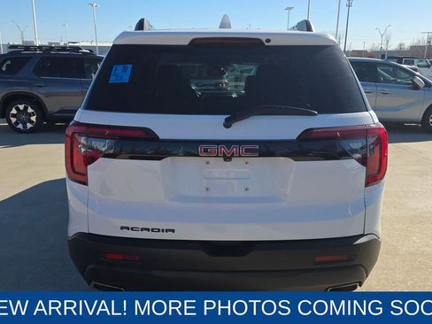 Used 2022 GMC Acadia SLT w/ Elevation Edition image 4