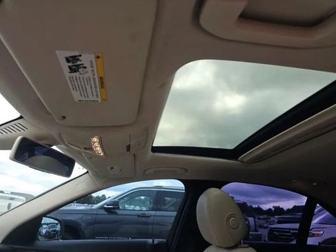 Used 2019 Mercedes-Benz C 300 Sedan image 8