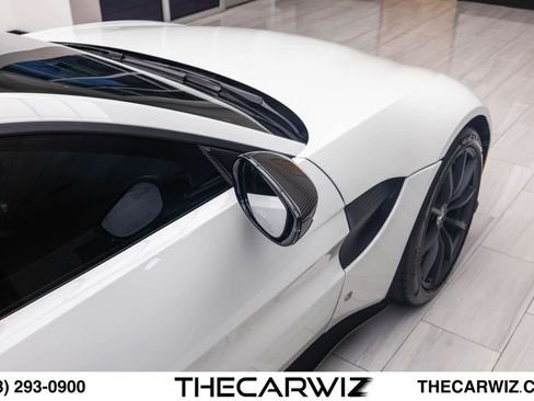Used 2019 Aston Martin V8 Vantage Coupe RWD image 27